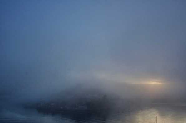 23 September 2022 - 07:17:40

----------------
Sun and mist over river Dart